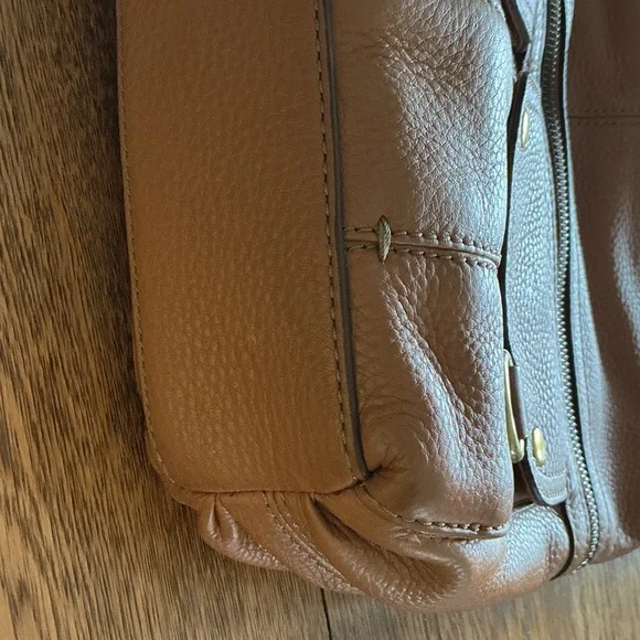 Fossil Brown Leather Crossbody Bag with Gold-Tone Hardware - Picture 9 of 10